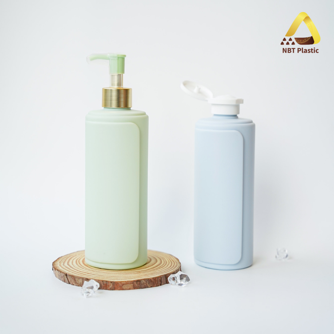 500ml HDPE bottle with vertical border design