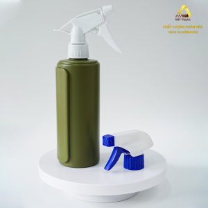 500ml HDPE bottle with army green striped body for glass spraying, disinfectant spraying